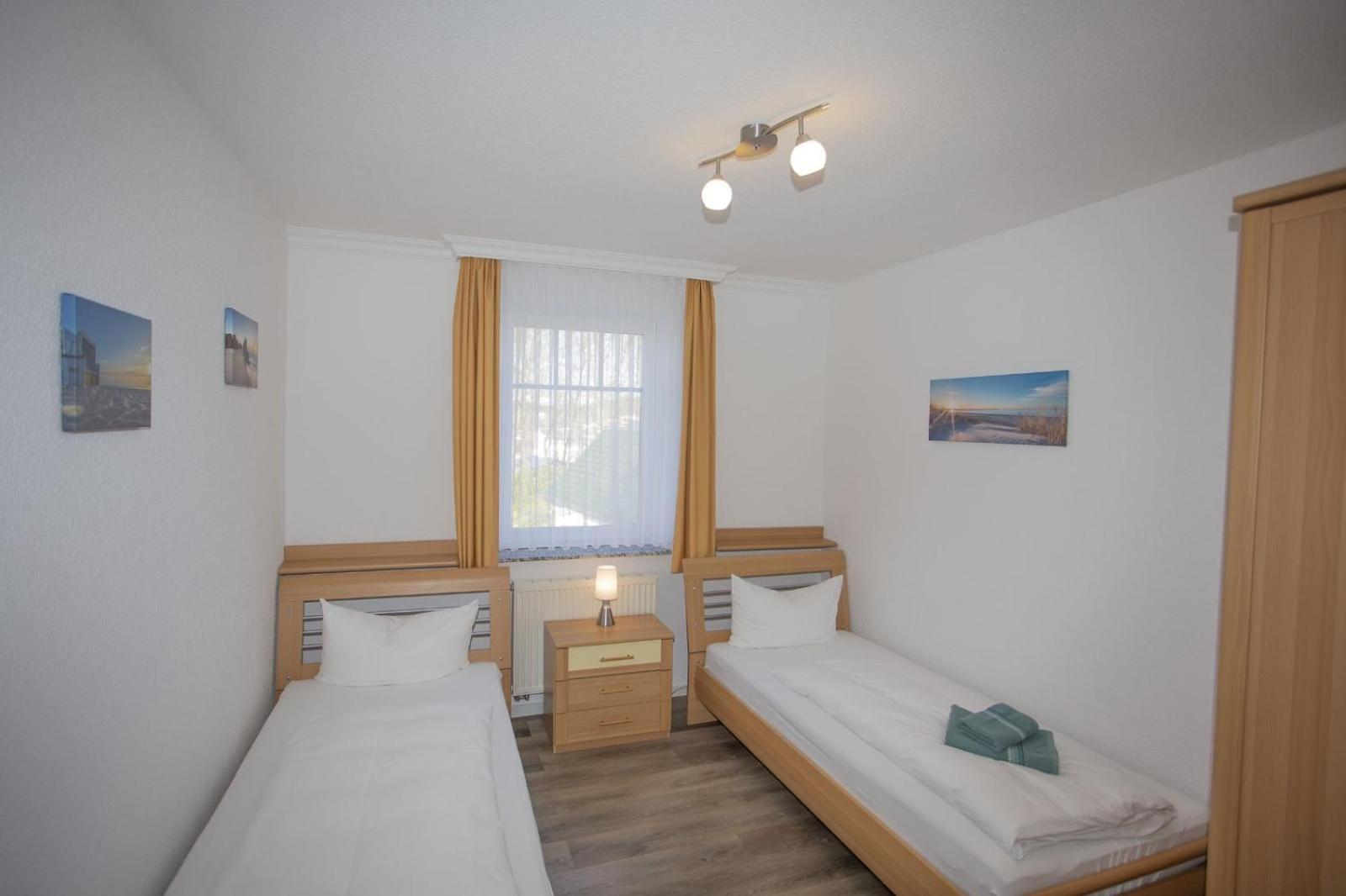 Ferienhaus Zum Suedstrand ゼリン エクステリア 写真